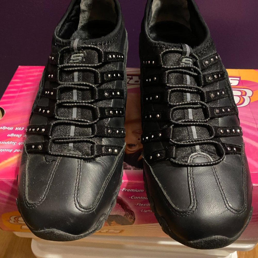 Sketchers Sassies in Black Size 8.5